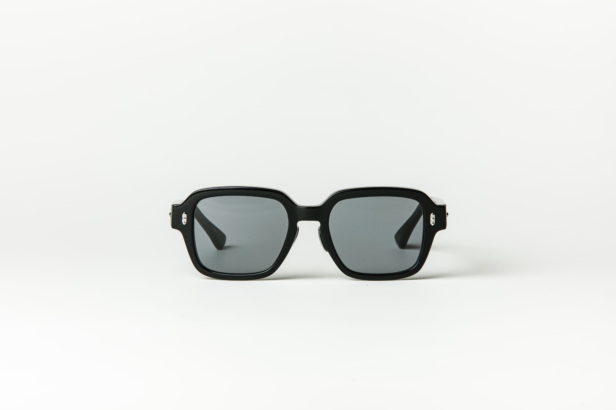 COLLABORATION – GLITCH EYEWEAR