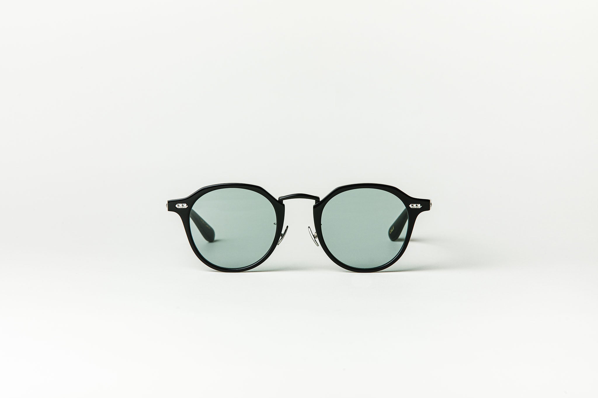【美品】GLITCH サングラス　WOMA　GLH-1020 美品】GLITCH サングラス WOMA GLH-1020 - メルカリ
